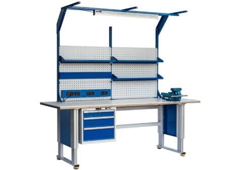 PETec Basic — stabiler höhenverstellbarer Arbeitstisch mit Werkzeugwand