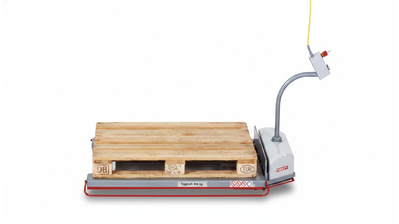Flexlift flat form lift table FE-A with attached power unit and swivelling operating arm
